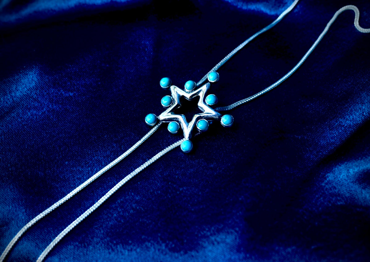 She’s So Lucky, She’s a Star Bolo