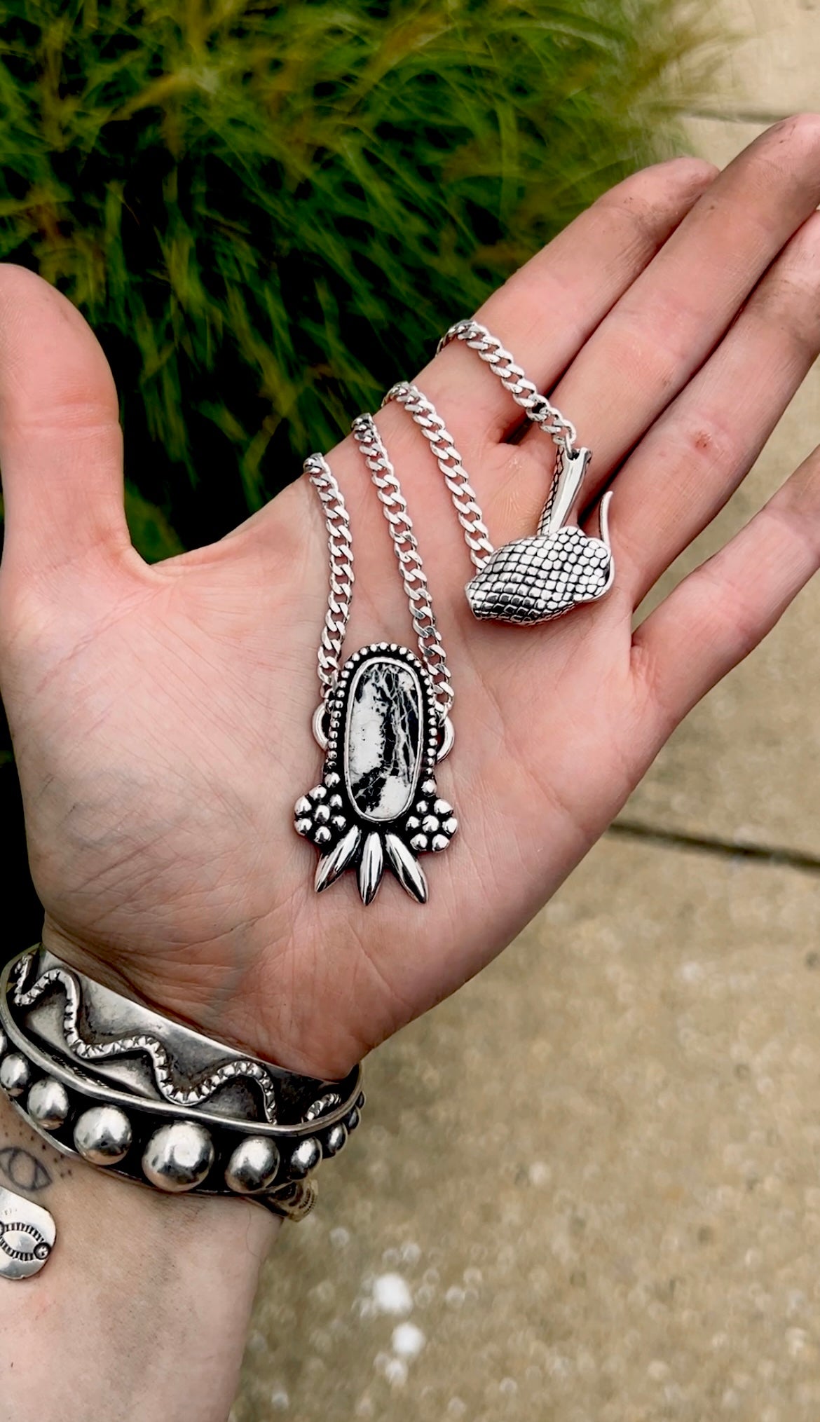 Venom Bloom Choker